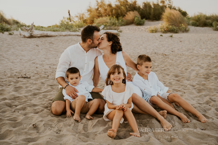 Servizio Fotografico Famiglia al Mare con 3 Bambini